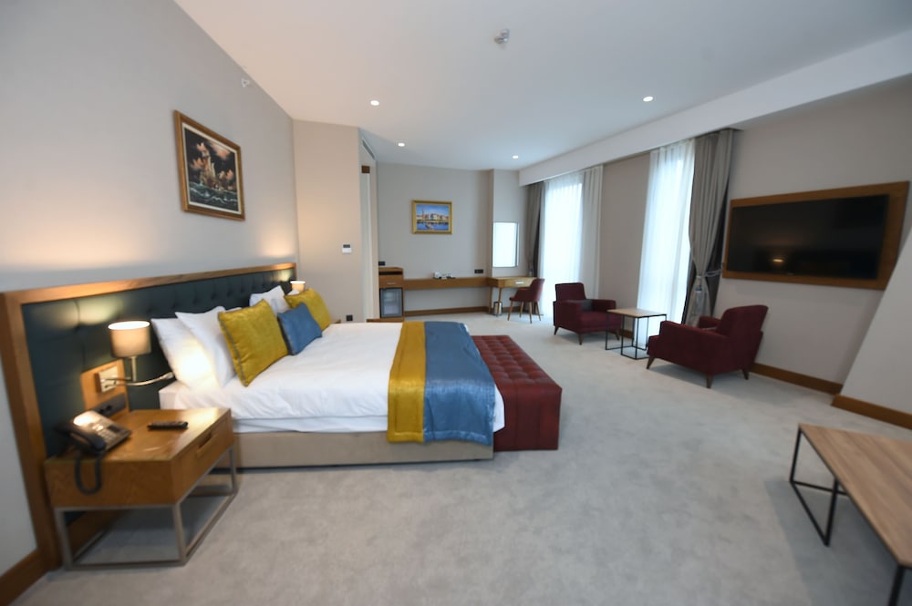 Superior Room, 1 Bedroom, City View photo 3