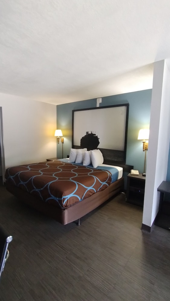 Standard Room, 1 King Bed - Photo 16