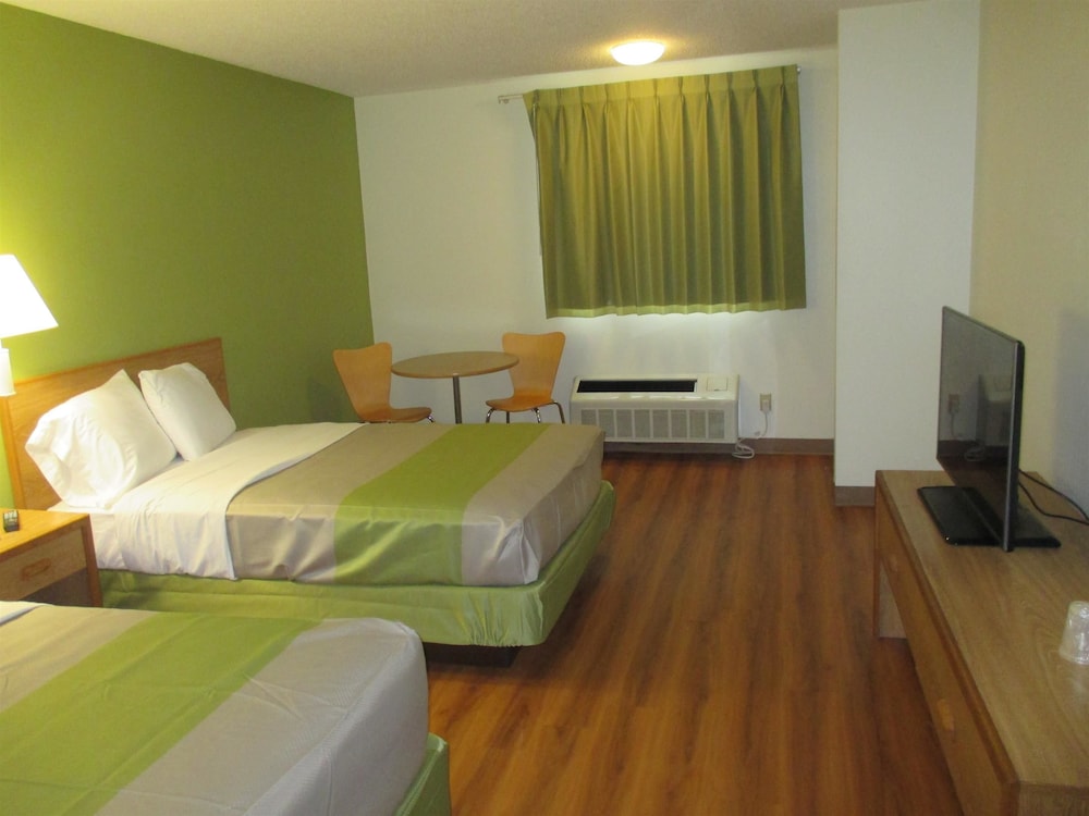 Standard Room, 2 Double Beds, Non Smoking - Photo 1