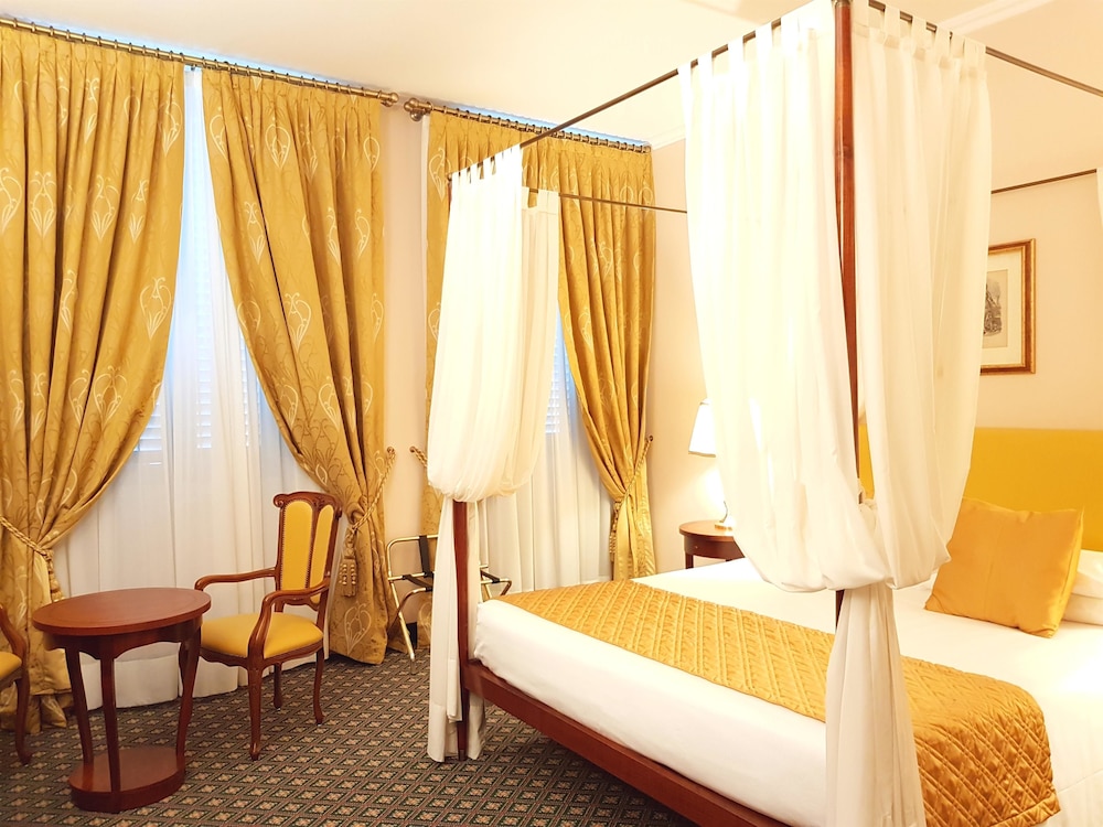 Deluxe Room, River View - Photo 7