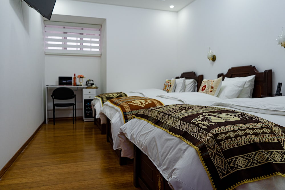 Basic Triple Room
