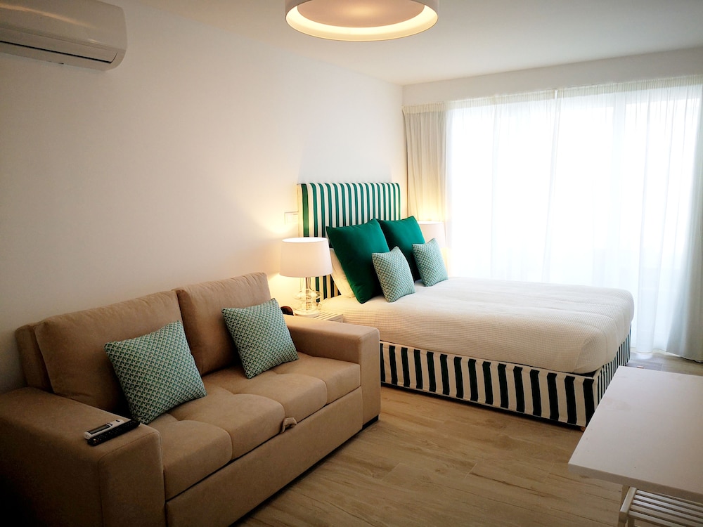 Double Room, Hot Tub, Courtyard Area