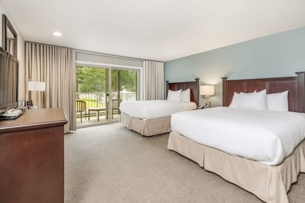 Basic Room, 2 Queen Beds, Non Smoking