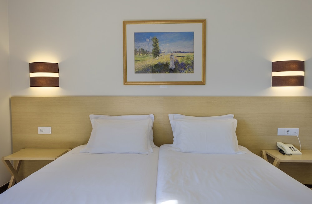 Twin Room - Photo 5