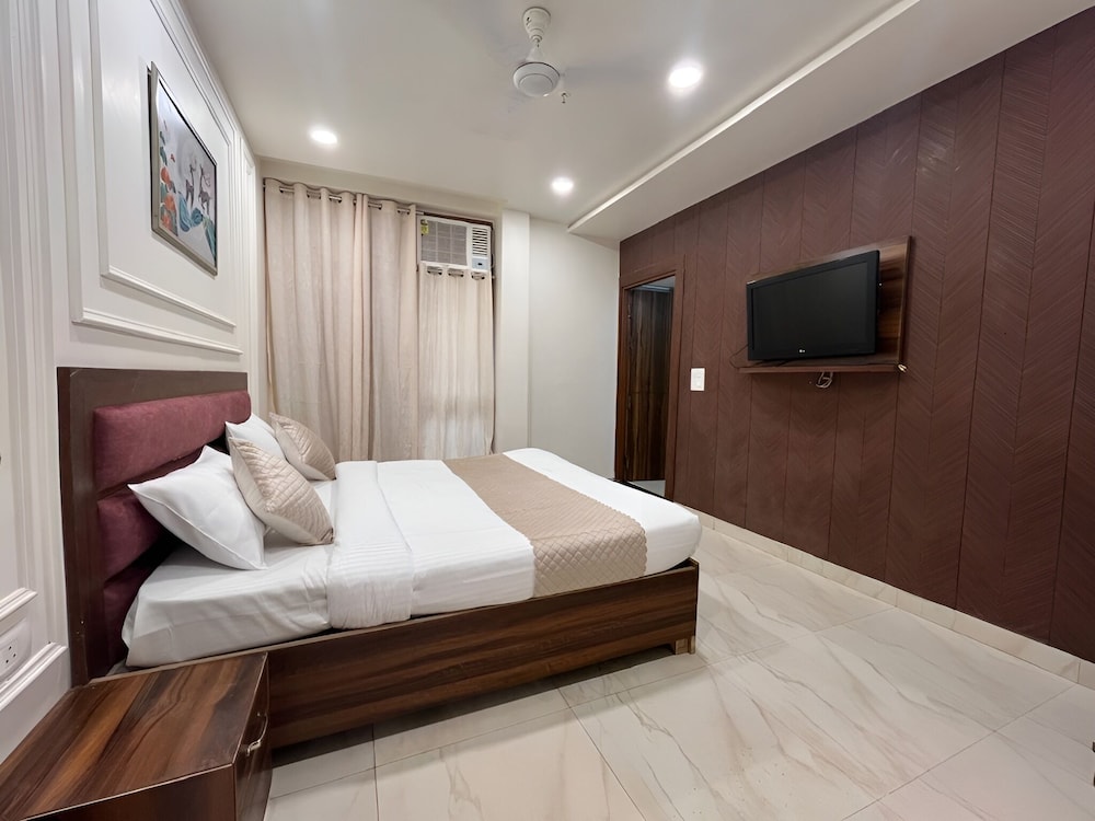 Deluxe Double Room, City View
