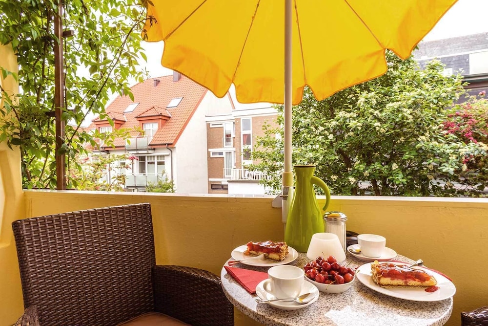 Comfort Apartment, Balcony, Garden View
