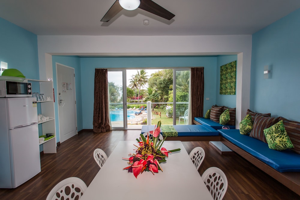 Family Apartment, 2 Bedrooms, Pool Access, Pool View photo 4