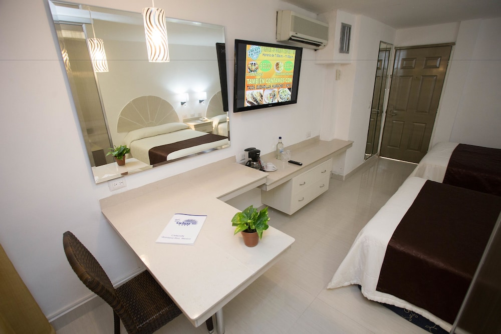 Superior Room, 2 Double Beds, Non Smoking photo 2