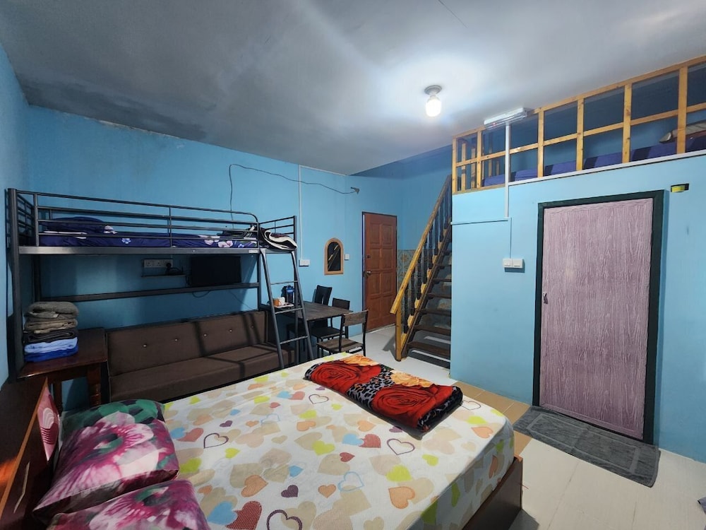 Room No 12 Hello photo 1