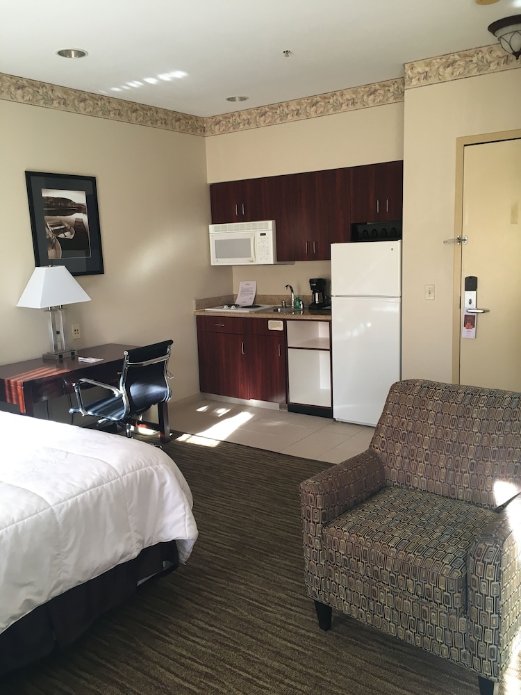Suite, Multiple Beds, Non Smoking - Photo 5