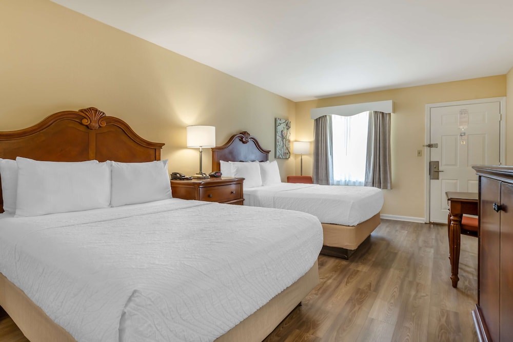 Standard Room, 2 Queen Beds, Accessible, Non Smoking photo 3