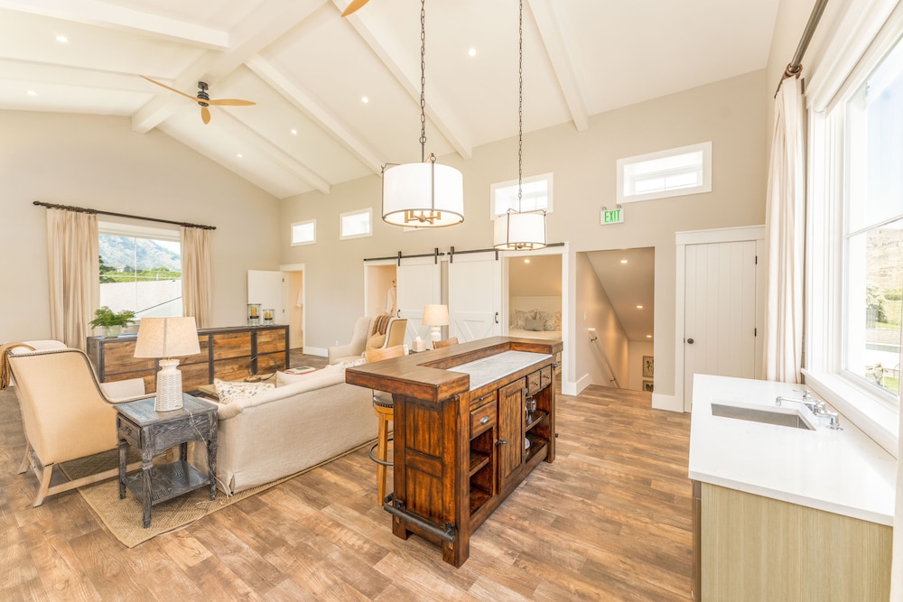 Suite, Multiple Beds
