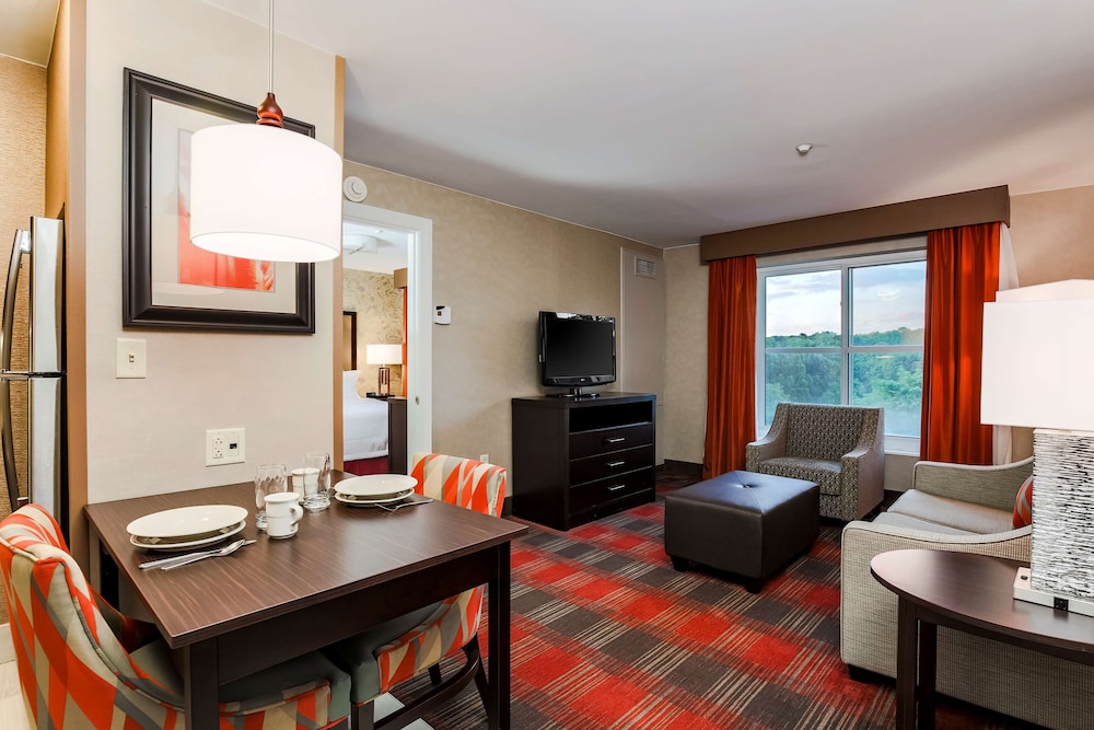 Suite, 2 Bedrooms, 2 Bathrooms - Photo 1