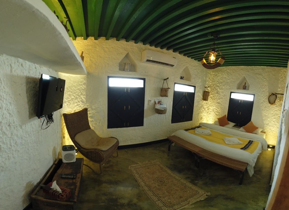 Standard Double or Twin Room - Photo 2