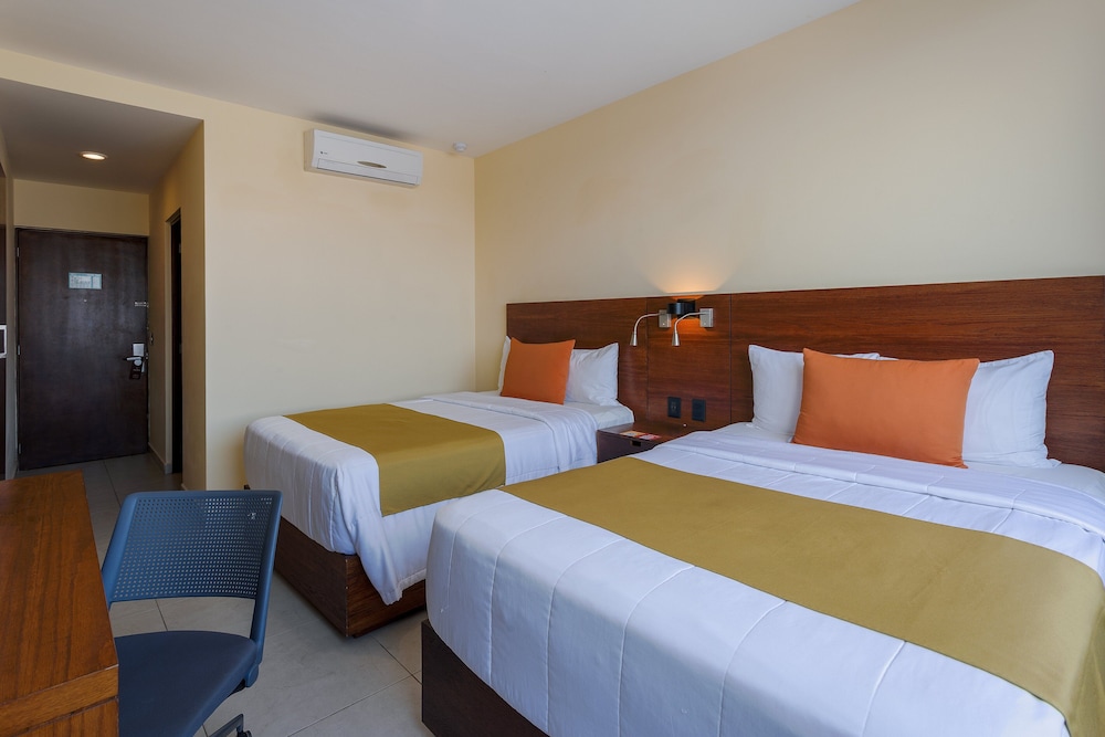 Available room thumbnail 5