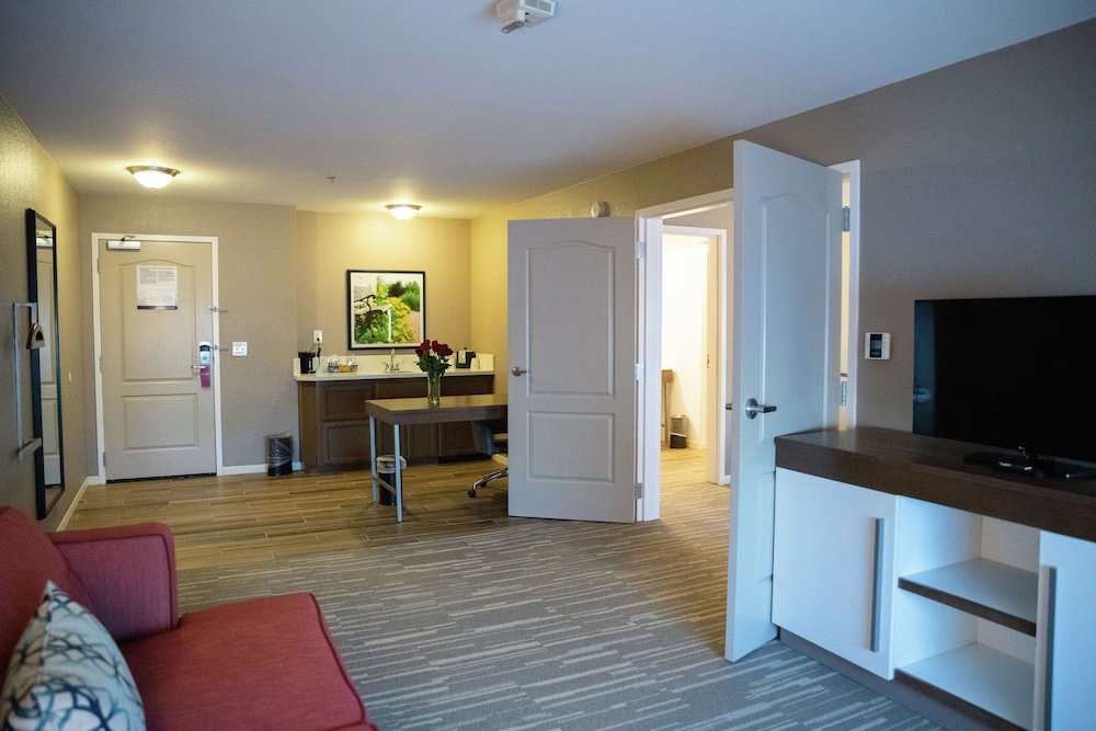 Suite, Accessible, Non Smoking photo 1