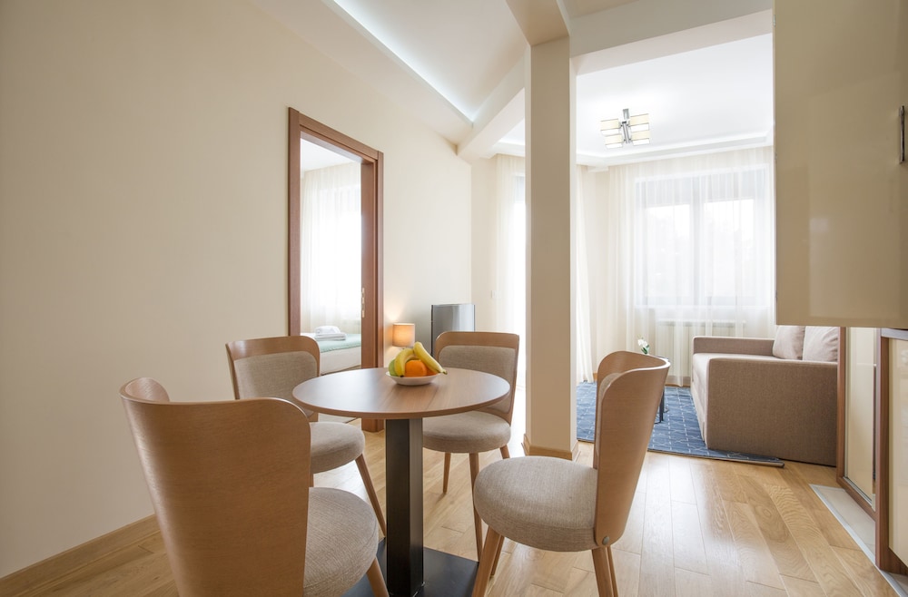 Apartment, 2 Bedrooms, Terrace photo 3