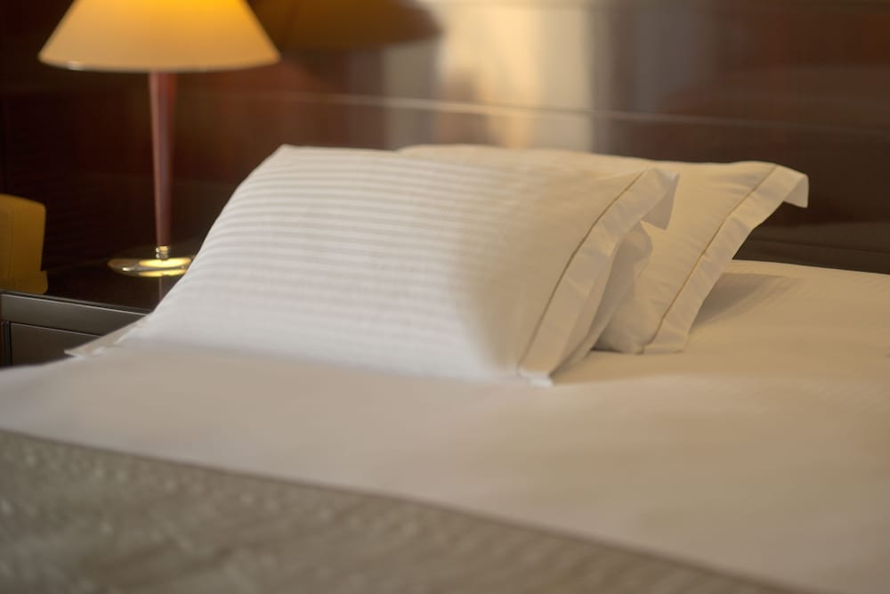 Deluxe Room, 1 King Bed - Photo 4