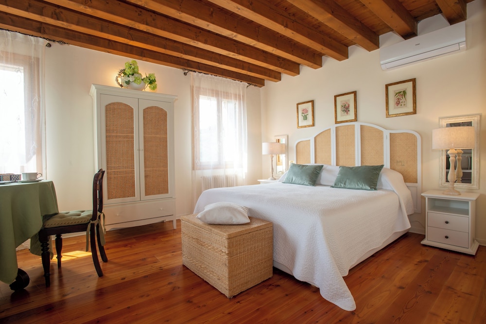 Comfort Room, 1 Double Bed, Hill View