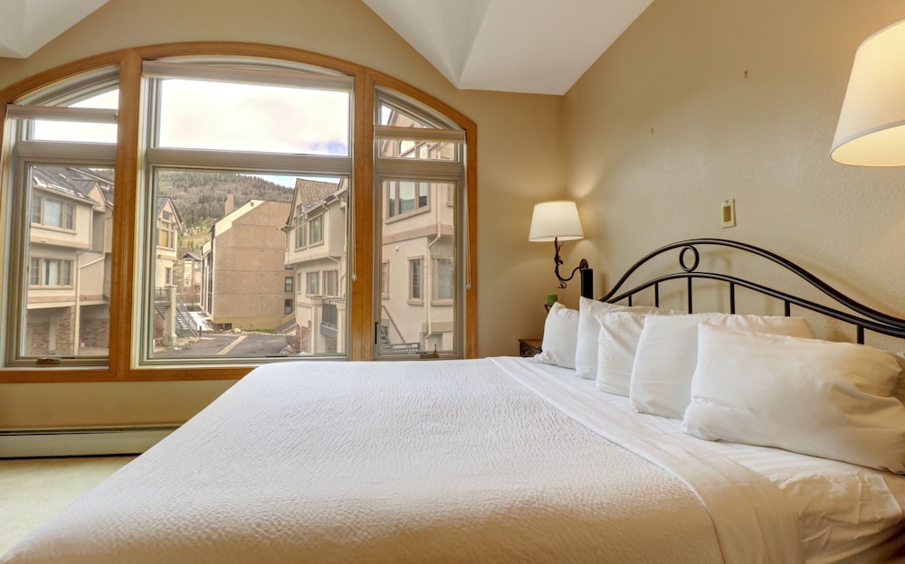 Townhome, 4 Bedrooms photo 3