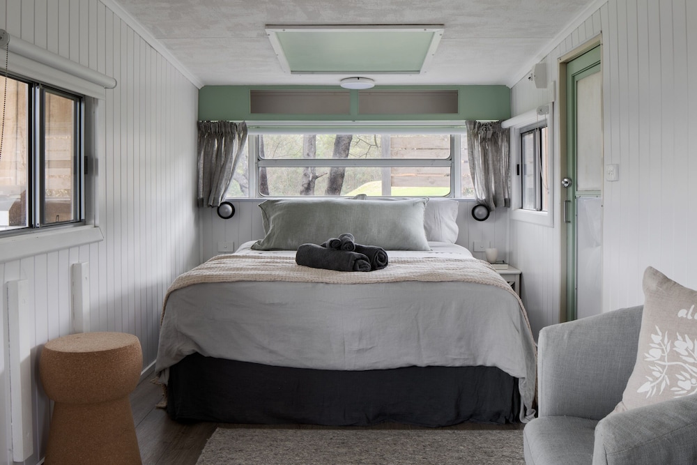 Comfort Cabin, 1 Queen Bed, Mountain View photo 1
