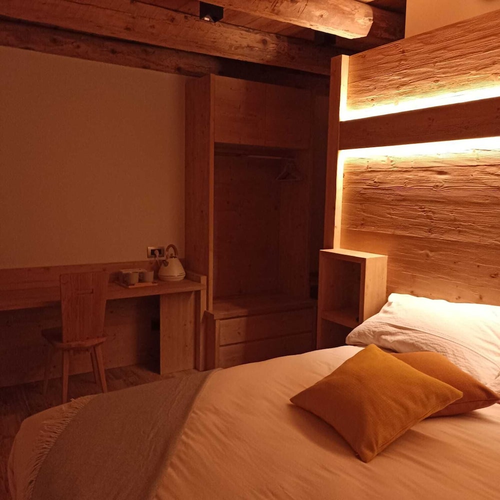 Comfort Double Or Twin Room, Ensuite (Calma) photo 2