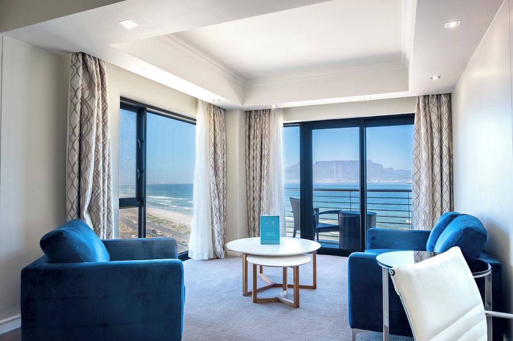 Sea Facing Table Mountain Junior Suite With Balcony photo 3