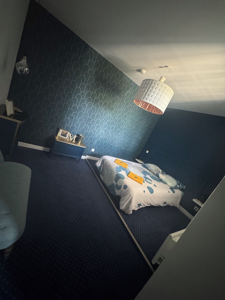 Double Room, Hill View