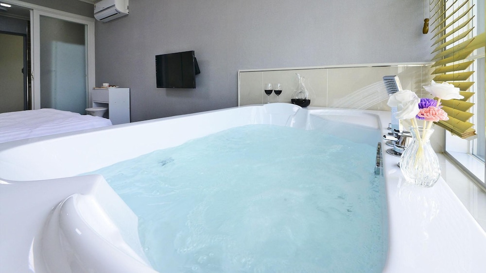 Basic Room, 1 Bedroom (302(SPA)) - Photo 9