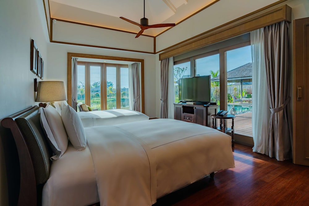 Two Bedroom Lagoon Pool Villa - Photo 1