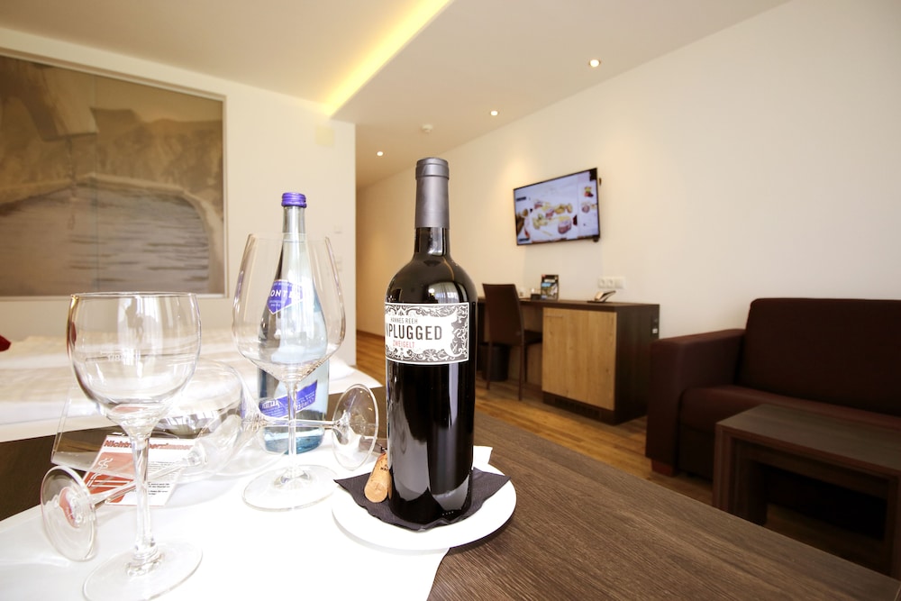 Business Junior Suite, Terrace, Mountain View (Single Use) photo 3