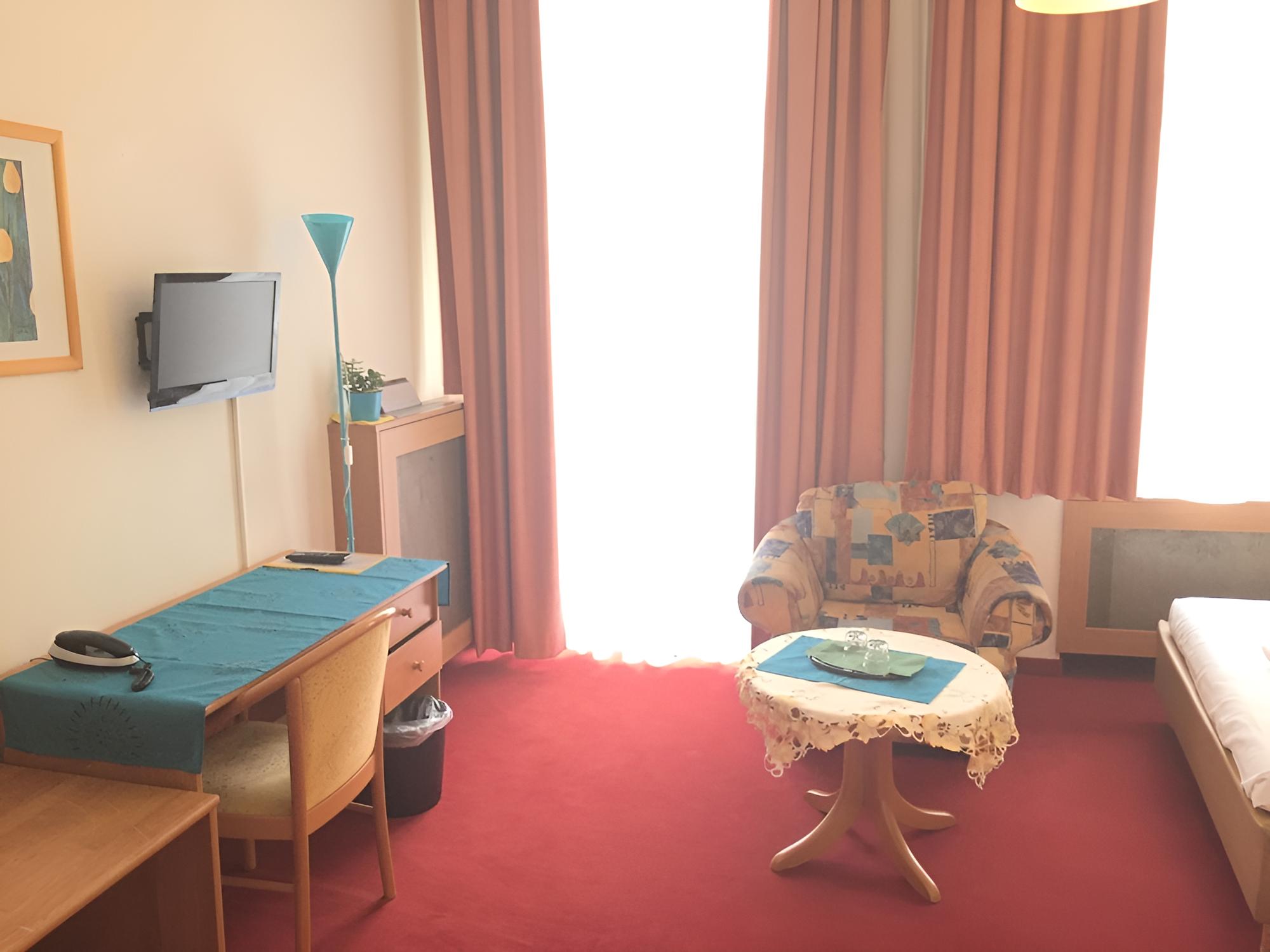 Single Room photo 2