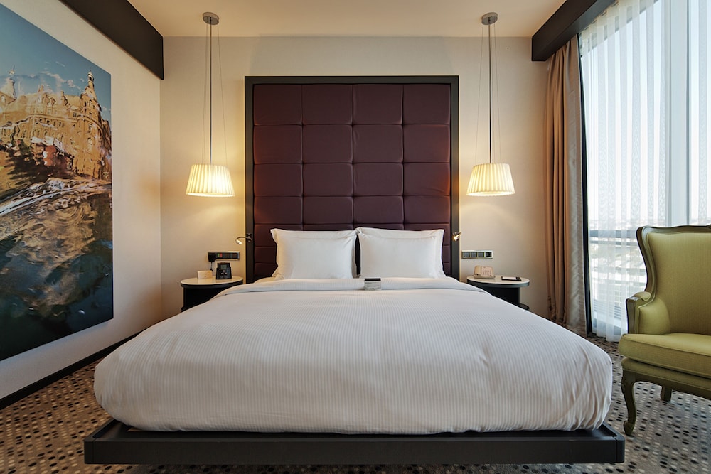 Available room