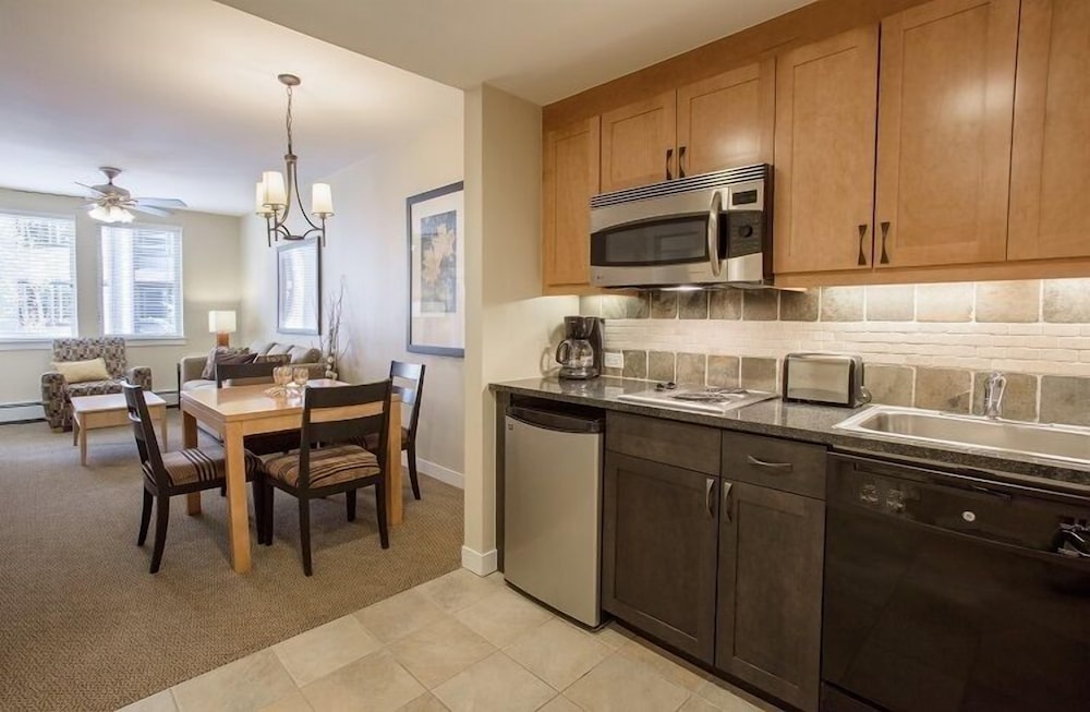 Room, 1 Bedroom, Kitchenette (Value) - Photo 4