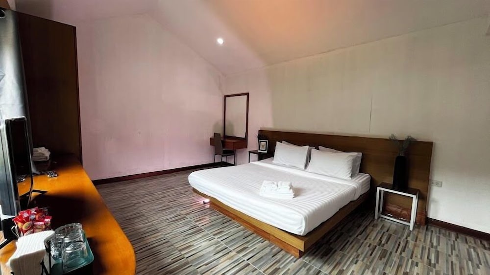 Family Room, 2 Bedrooms photo 1