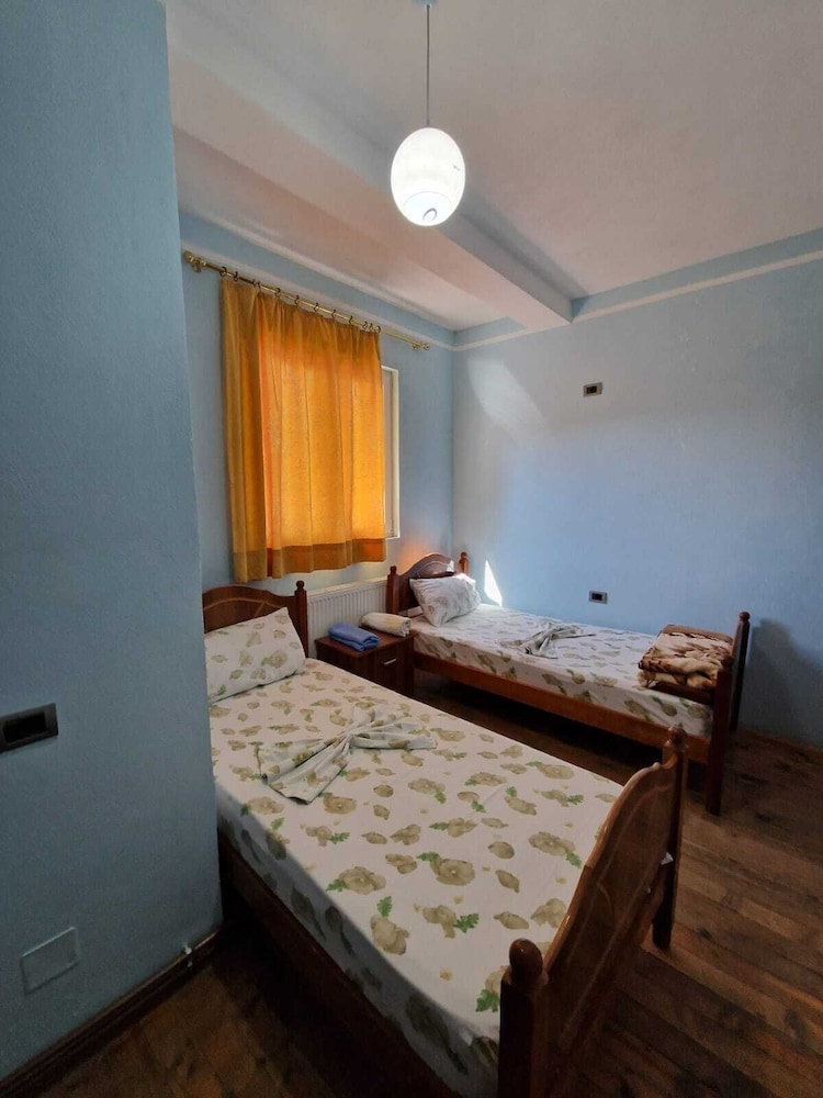 Classic Twin Room, Lake View