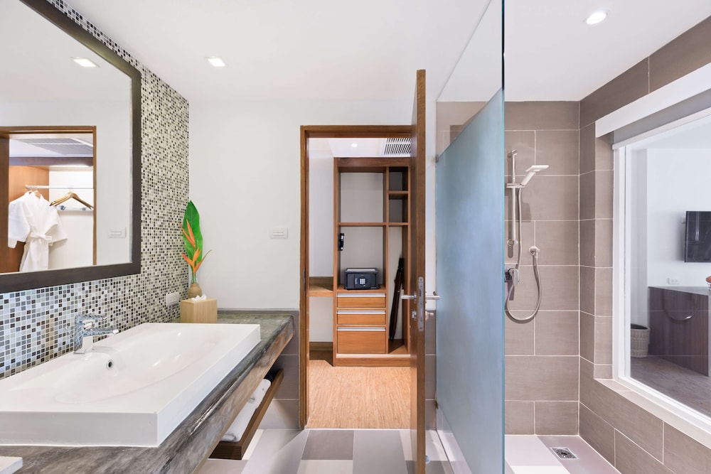 Premier Room, 1 King Bed with Sofa bed, Balcony (Garden)