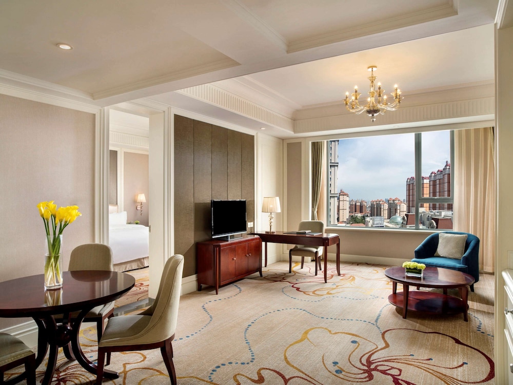 Premium Suite, 1 King Bed, Club Lounge Access (Prestige)