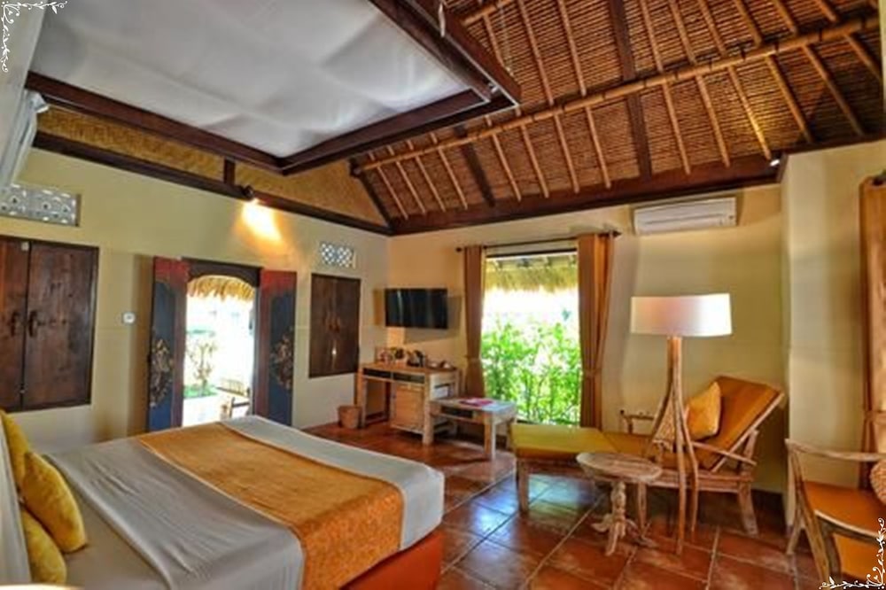 Grand Bungalow, 1 Queen Bed, Garden View photo 2