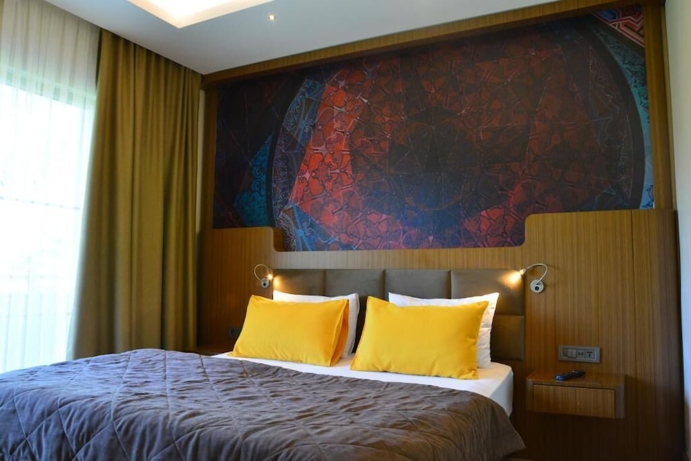 Deluxe Suite, 1 Bedroom, Balcony photo 1
