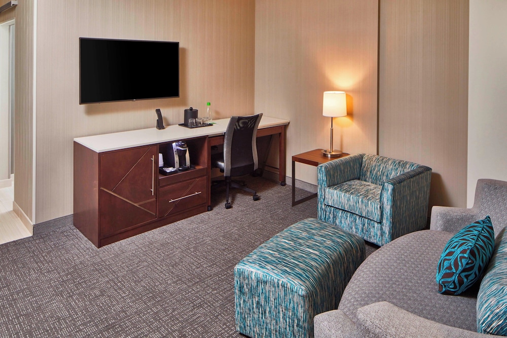 Suite, 2 Queen Beds photo 3