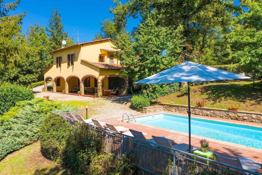 Villa photo 2