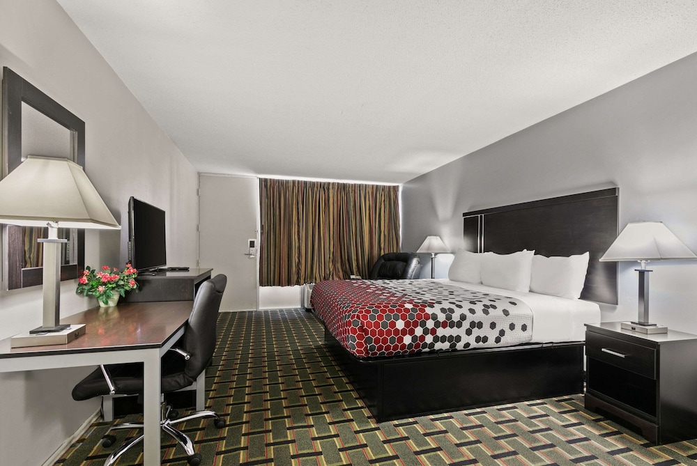Standard Room, 1 King Bed, Smoking
