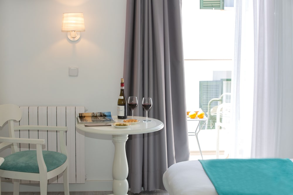 Standard Double Room Single Use photo 3