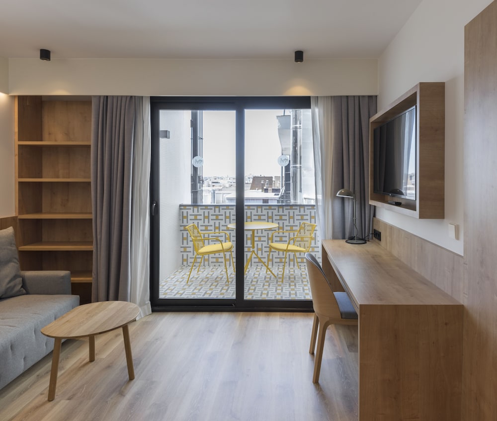 Junior Suite, 1 King Bed with Sofa bed, Courtyard View (3 Adults - 314914722)