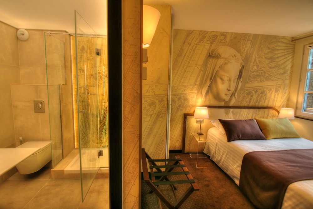 Double Room (Cathedral View) - Photo 22