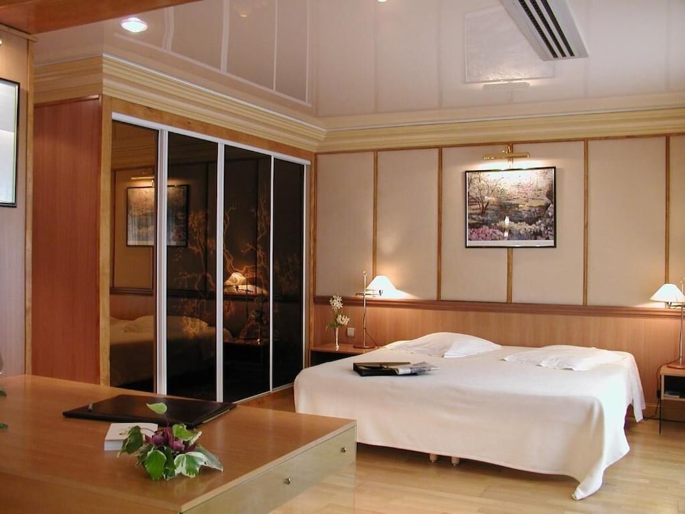Traditional Suite, Non Smoking photo 2