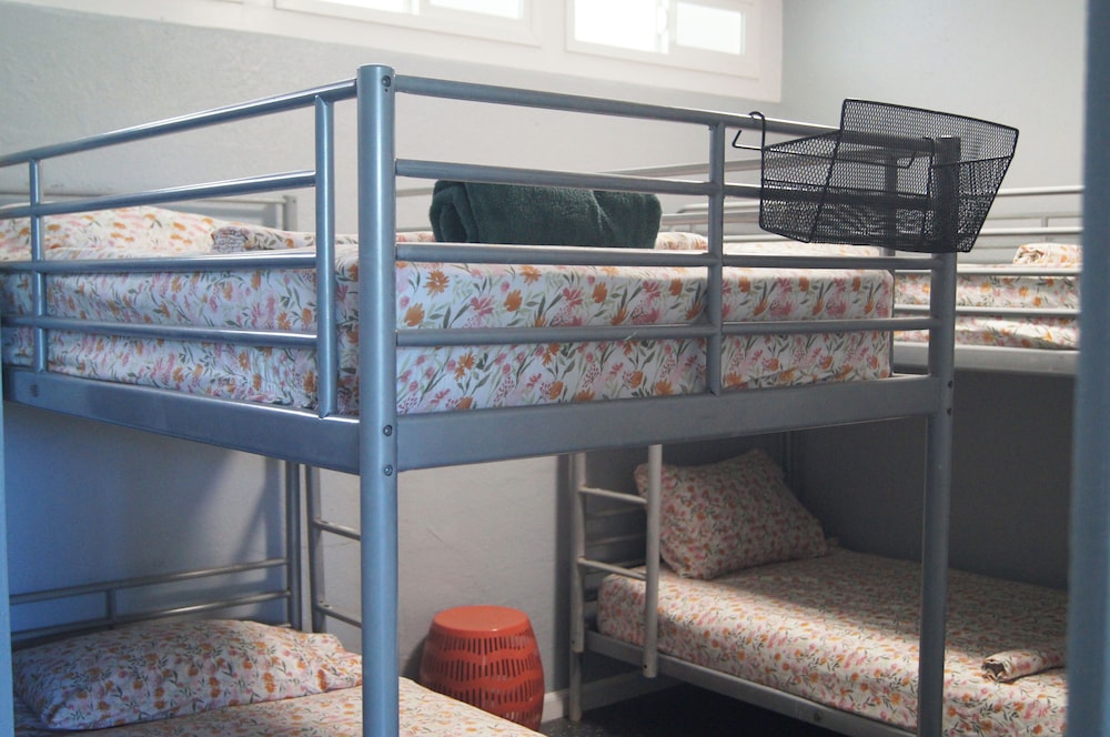 Ten Bed Air Conditioned Male Only Dorm photo 2