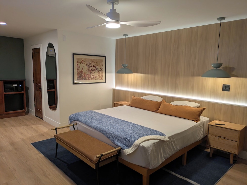 Premier Room, 1 King Bed