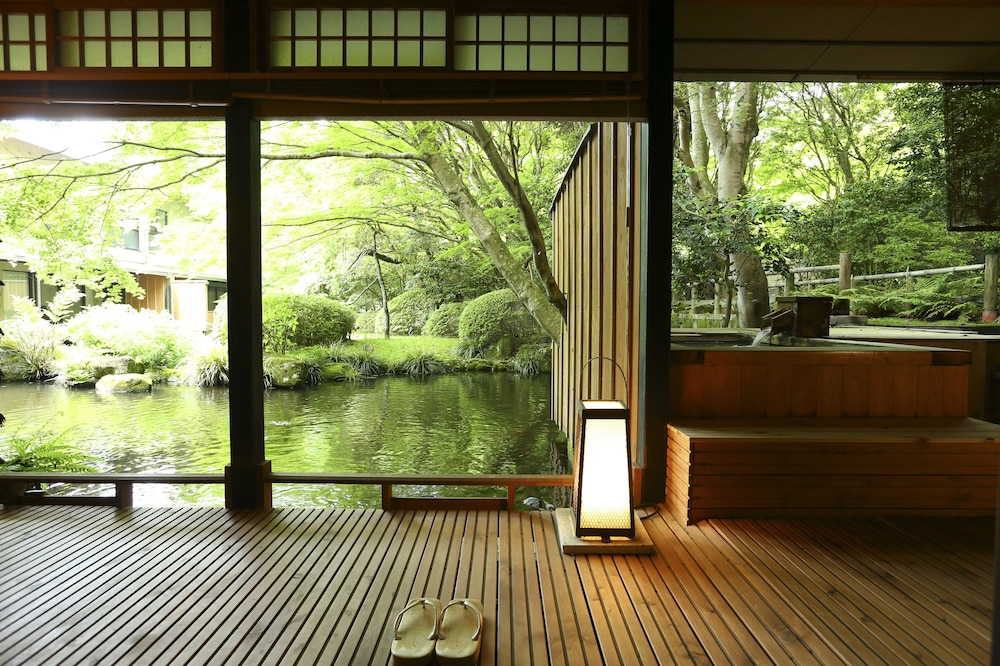 (Main Bldg.) Japanese Western Style Standard Room with Private Open-Air Bath (Non-Smoking) - Photo 5